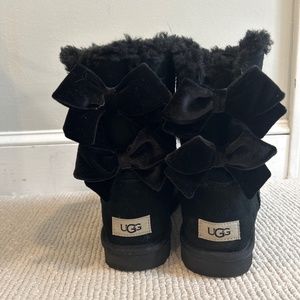 Ugg  Bailey bow.  women size 8